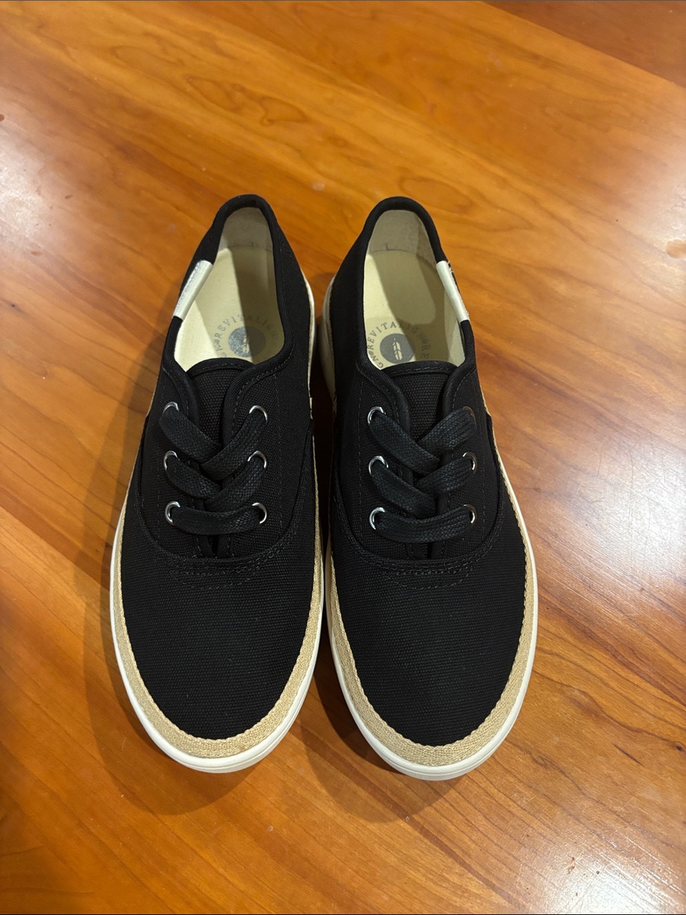 REVITALIGN Orthotic Washable Canvas Sneaker size 7 med width
